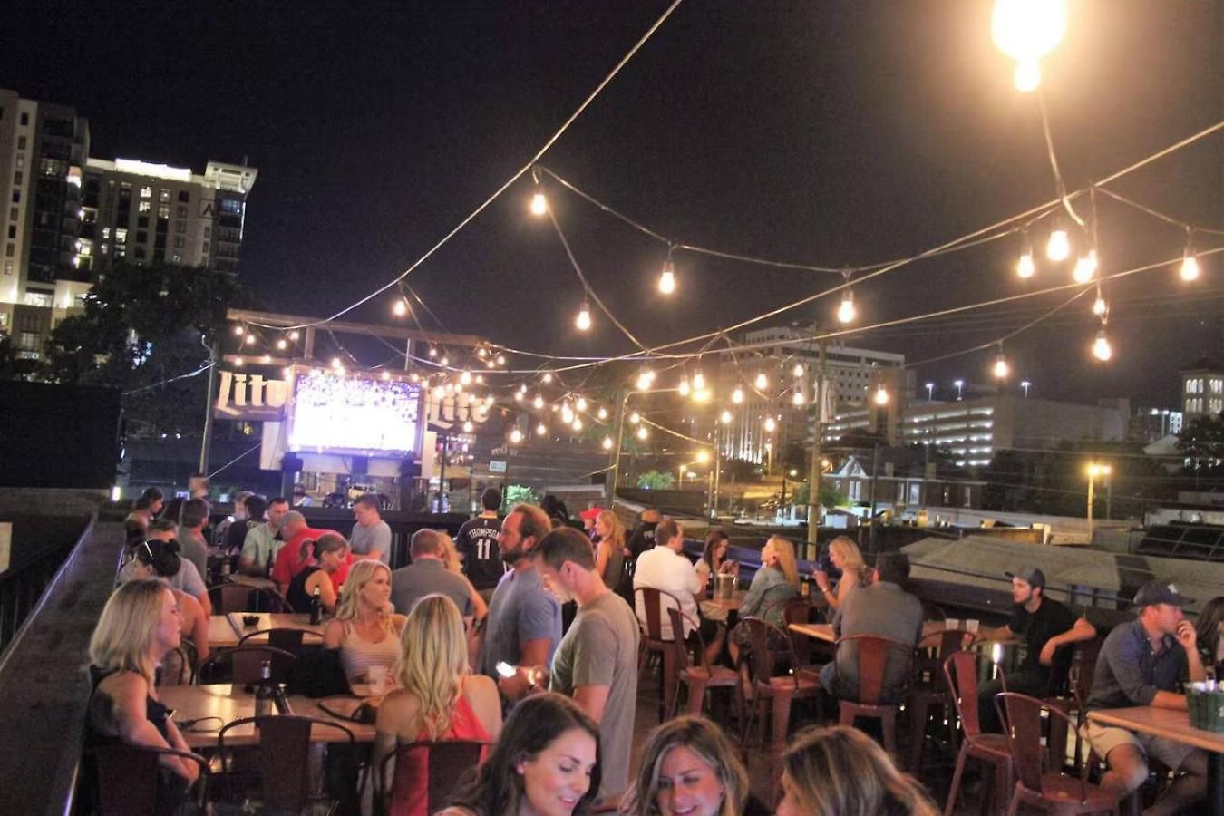 With Garage Parking - By Vanderbilt And Only 2 Miles To Downtown Nashville