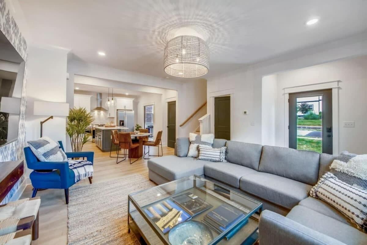 Three Luxury Townhomes Near Five Points Holiday home Nashville