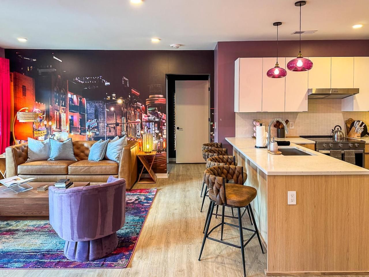 Walk To Broadway From The Hidden Gem With Pool Gym And Holiday home