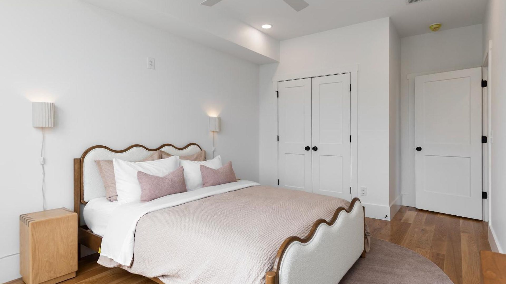 12 South With Rooftop Sauna And Wet Bar With 2 Car Garage Holiday home