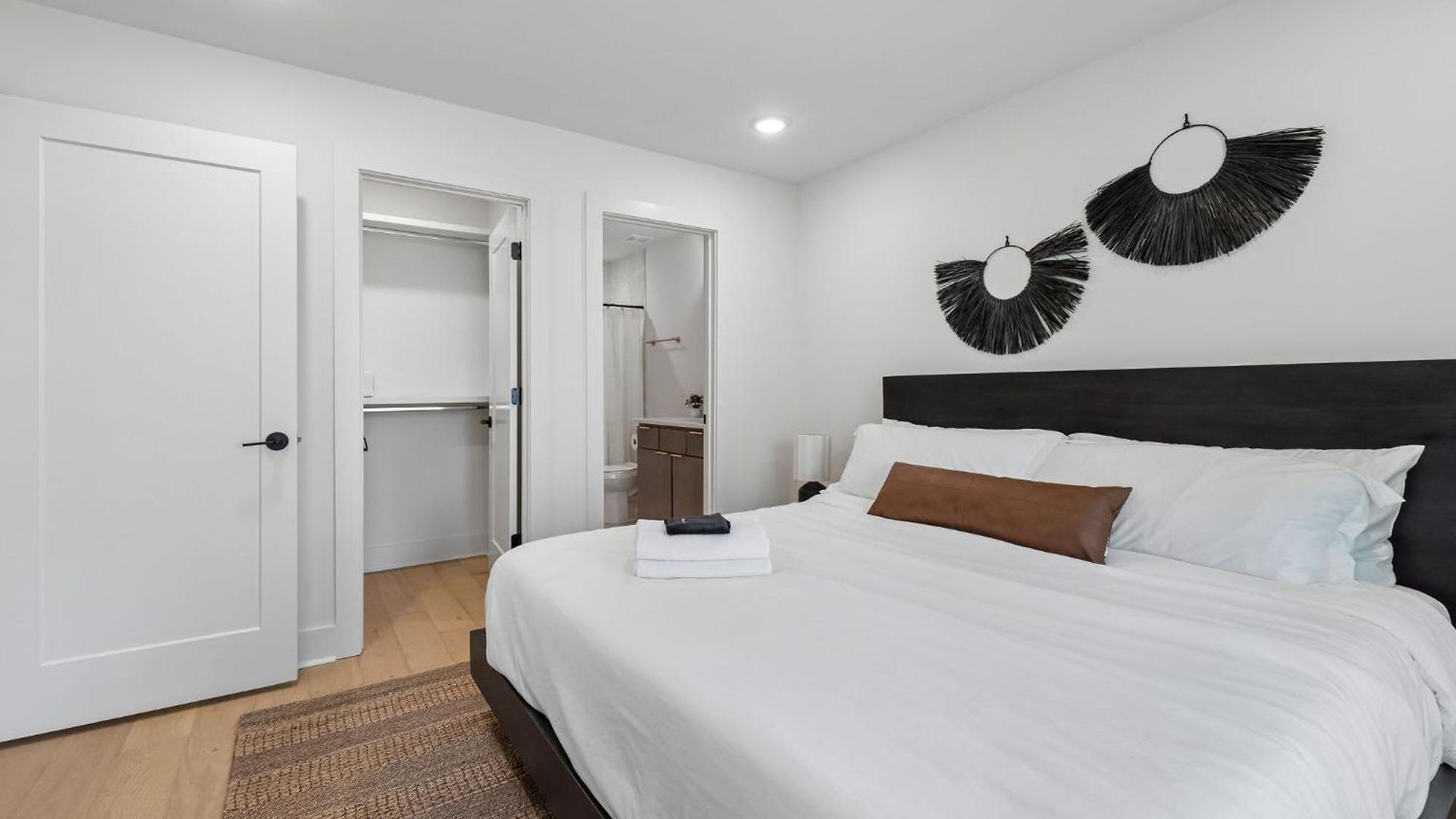 Luxury Townhouse With Exclusive Rooftop Hot Tub Nashville