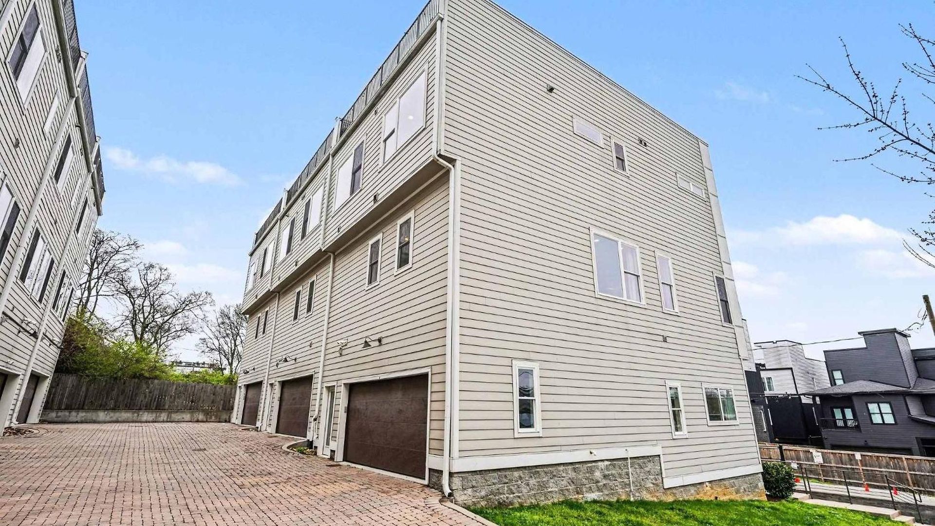 2 Stylish Townhomes W Rooftop Views Near Broadway