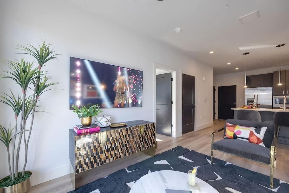 Musica - 3 Units - Pool & Gym - Heart Of Midtown