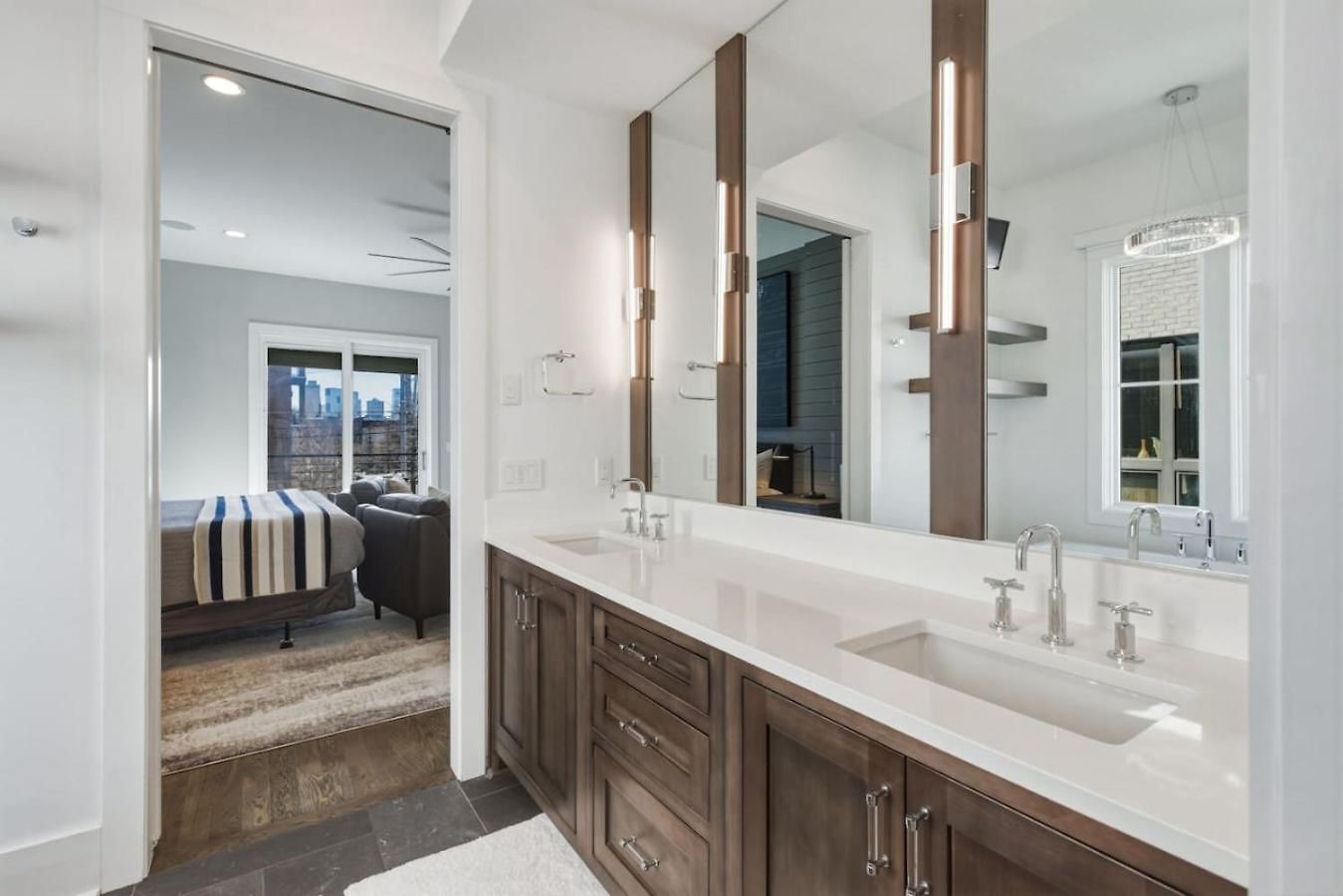 Holiday home Germantown Stunner With A Skyline View Rooftop And Private Garage