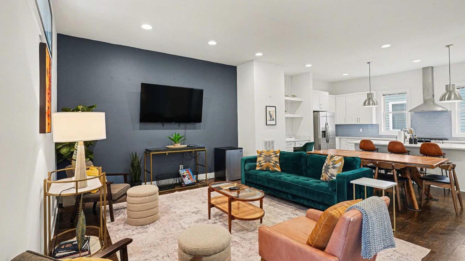 2 Trendy Townhomes W Rooftop Views Near Broadway Holiday home *