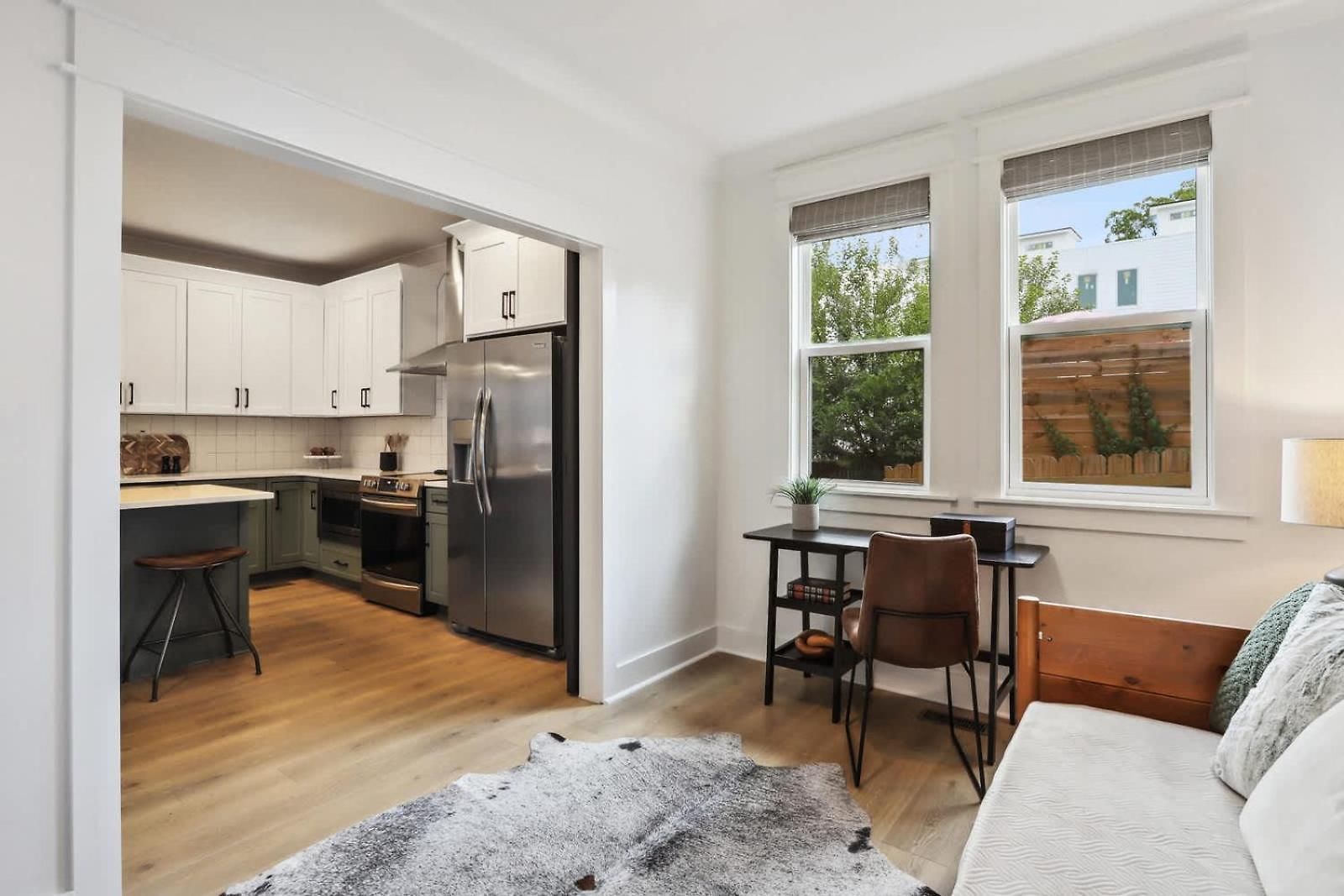Holiday home Two Beautiful Luxury Renovations Near Downtown