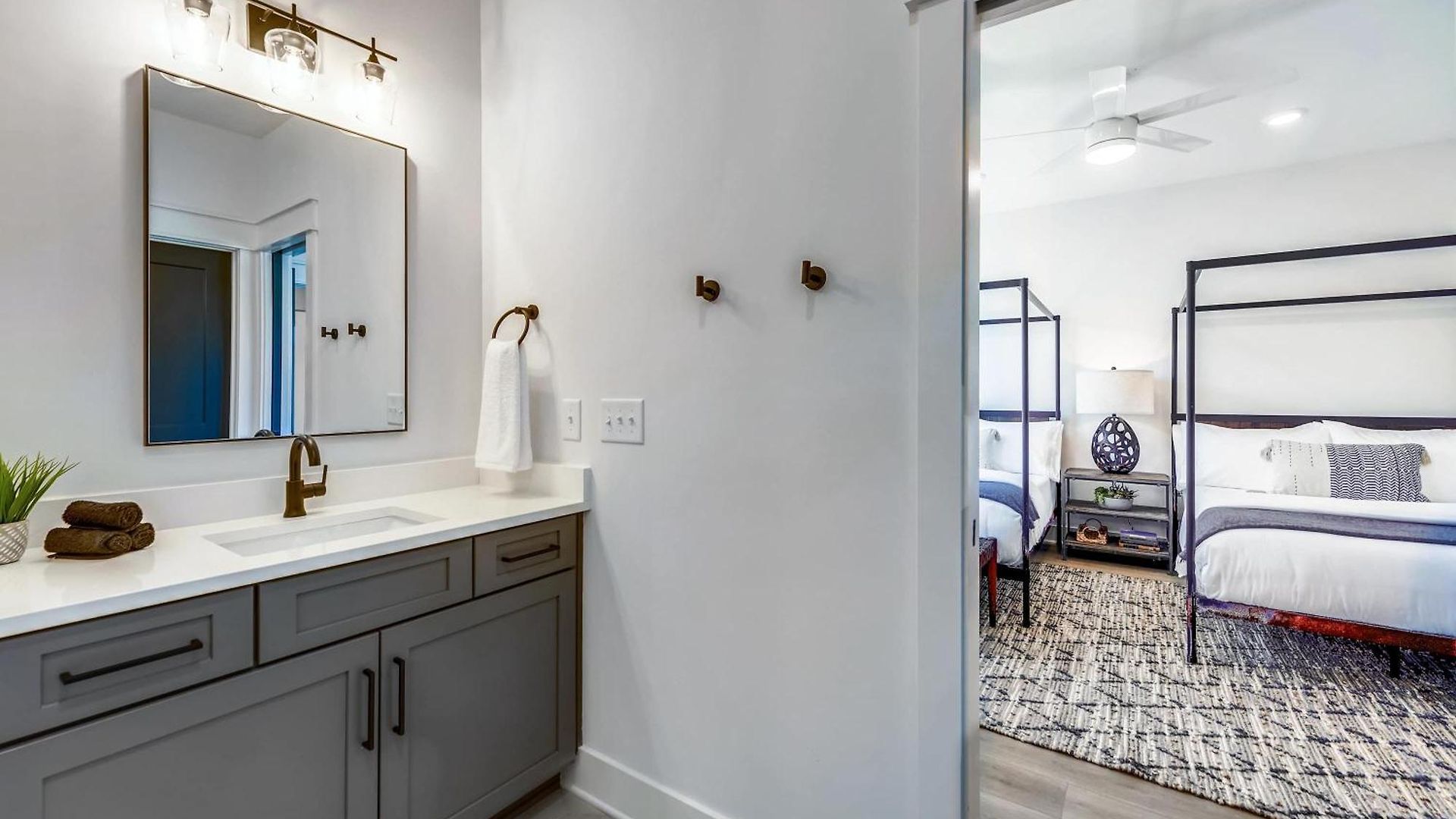 Modern Two Townhomes Close To Downtown * Nashville