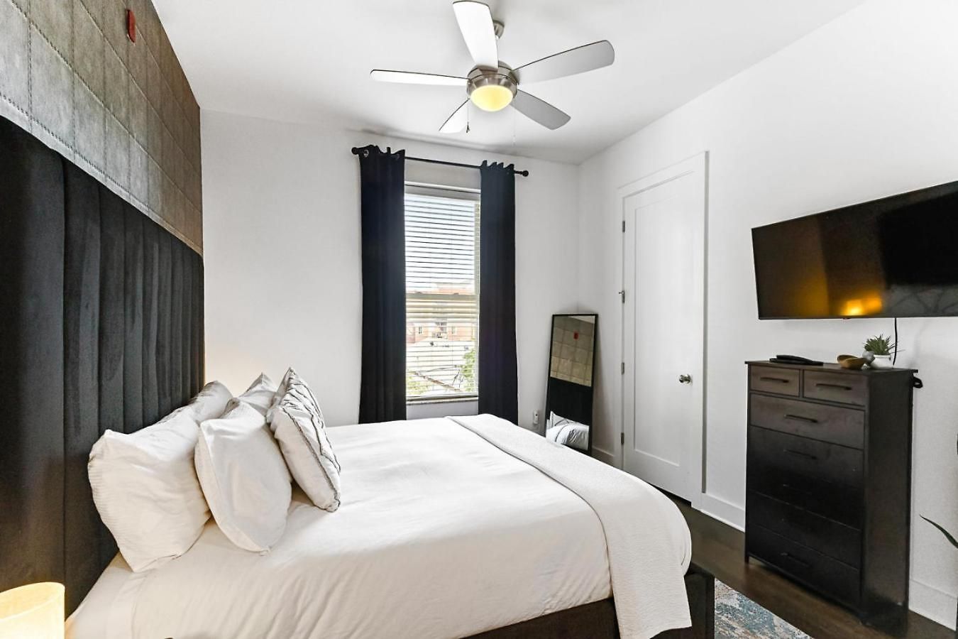 Walk To Vanderbilt From The Commodore Just 10 Min To Broadway Holiday home Nashville