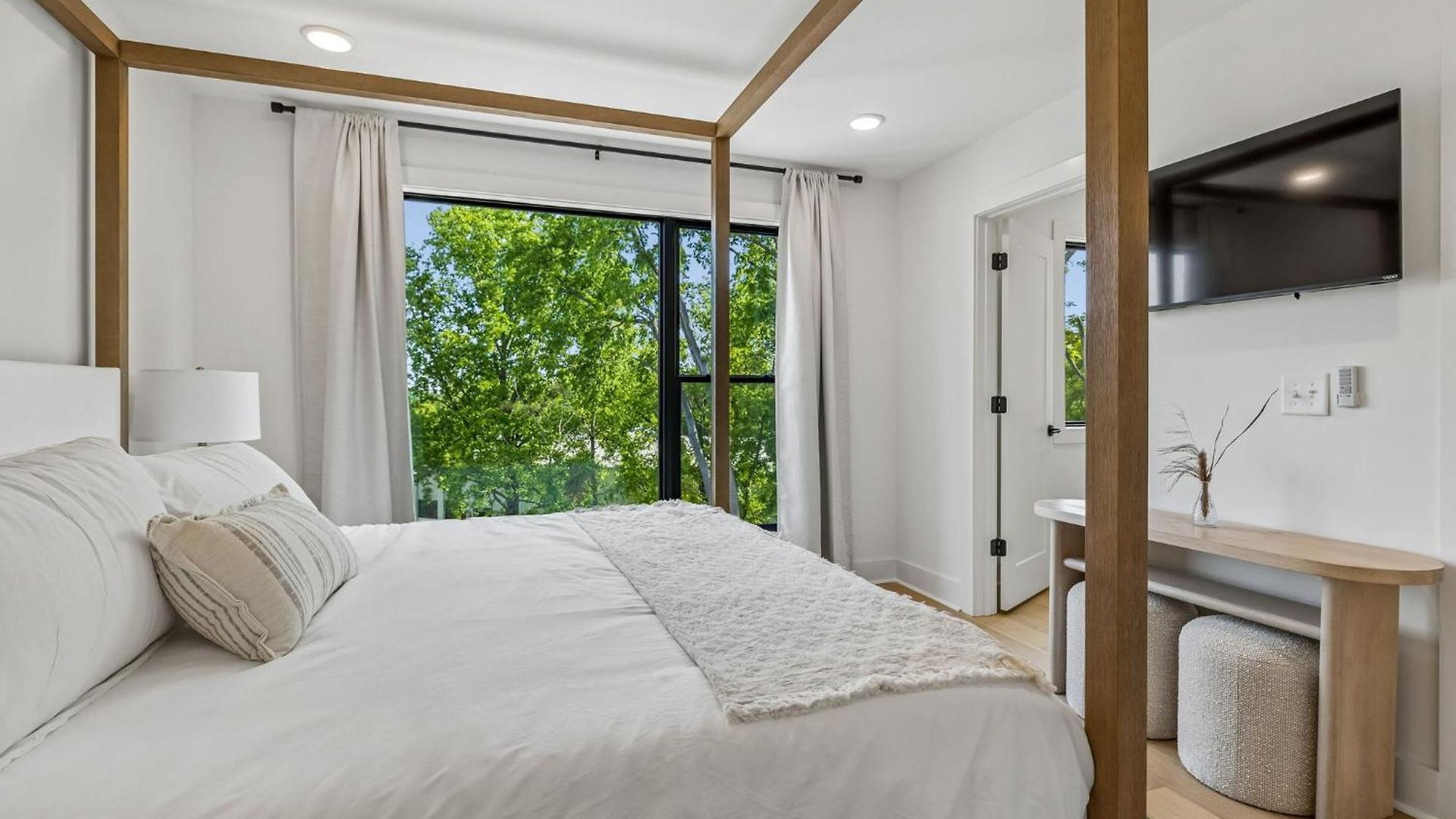 Multi-level Retreat With Hot Tub And Rooftop Views * Nashville