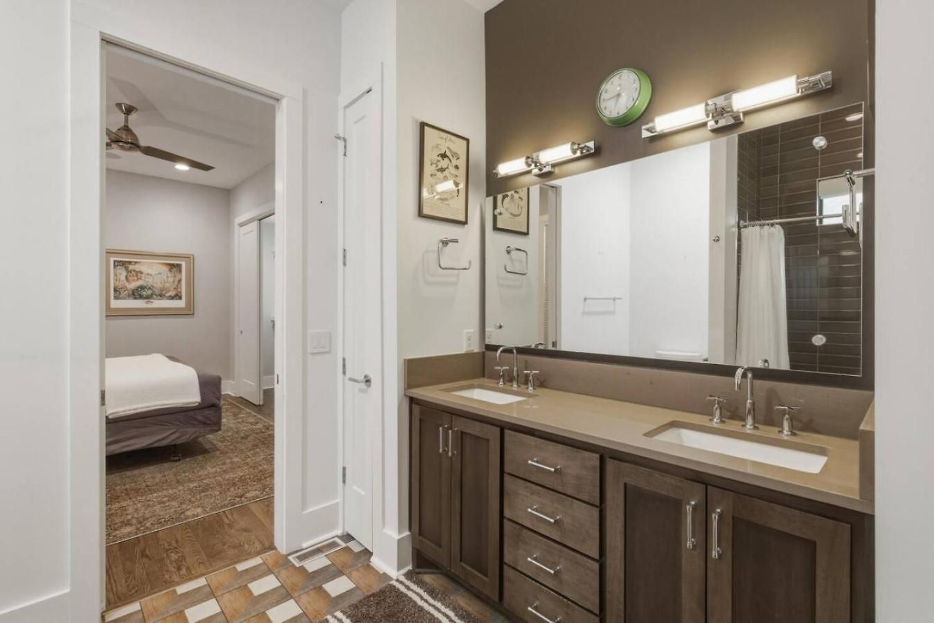 Holiday home Germantown Stunner With A Skyline View Rooftop And Private Garage