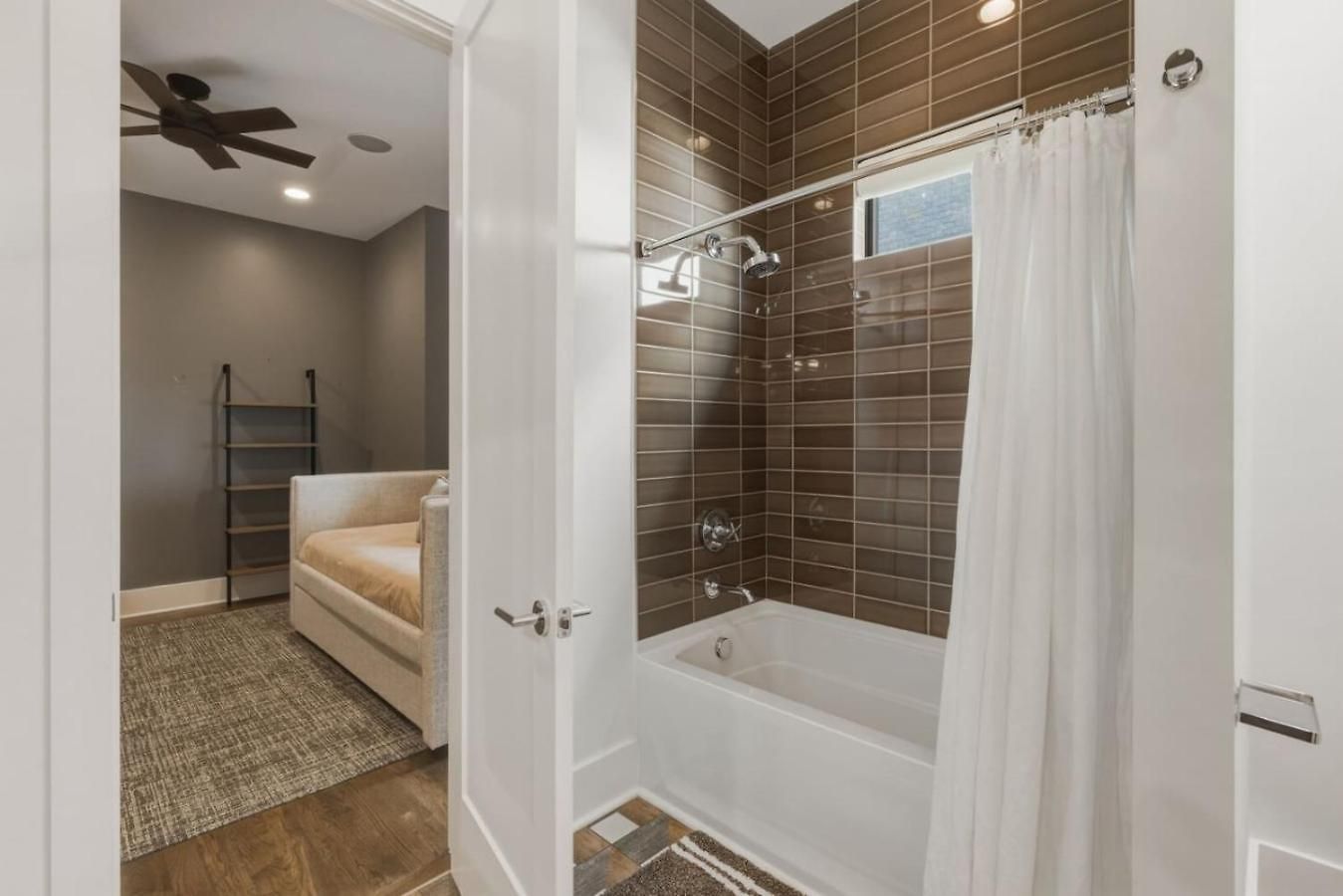Holiday home Germantown Stunner With A Skyline View Rooftop And Private Garage
