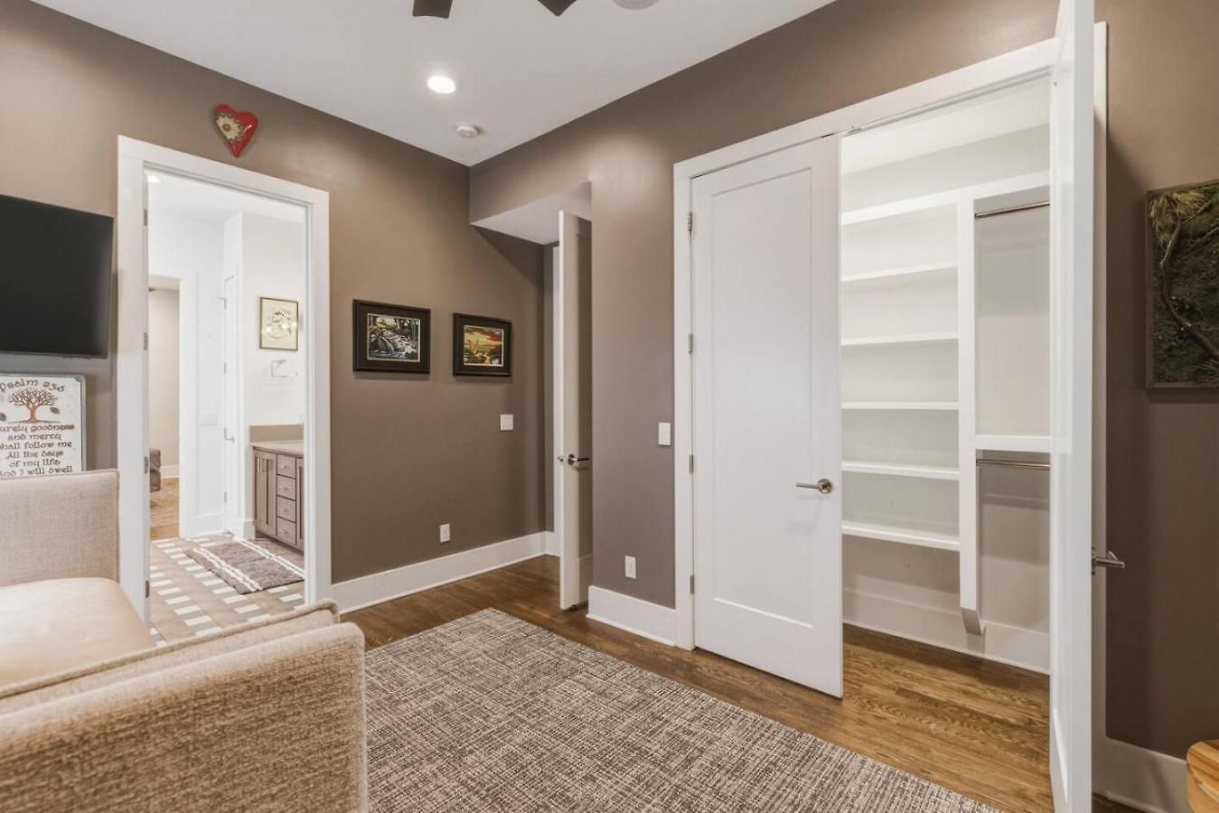 Germantown Stunner With A Skyline View Rooftop And Private Garage Nashville