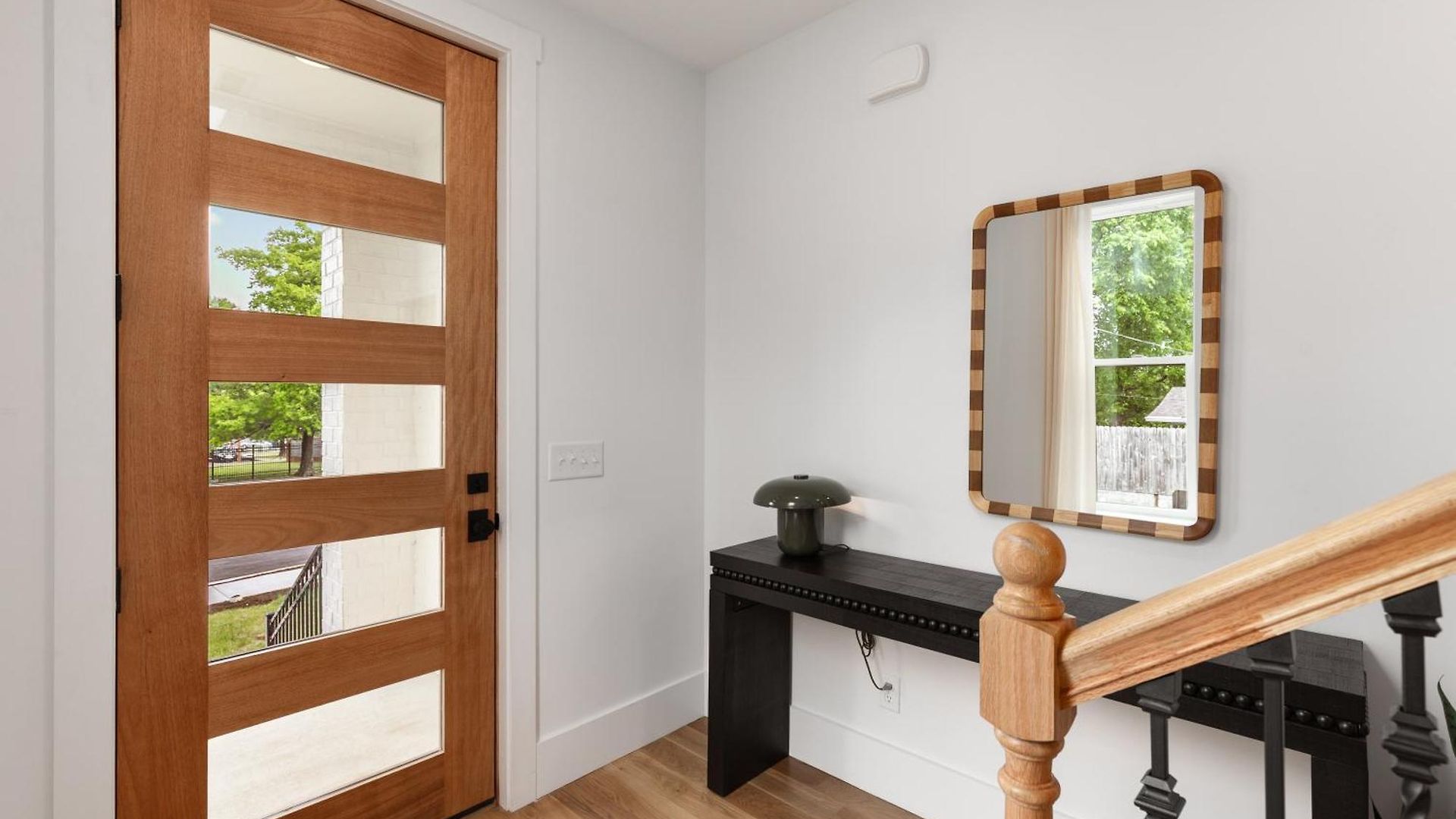 12 South With Rooftop Sauna And Wet Bar With 2 Car Garage *