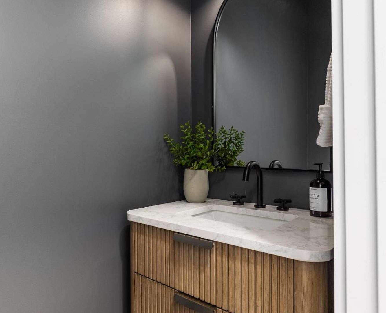 12 South With Rooftop Sauna And Wet Bar With 2 Car Garage Holiday home Nashville