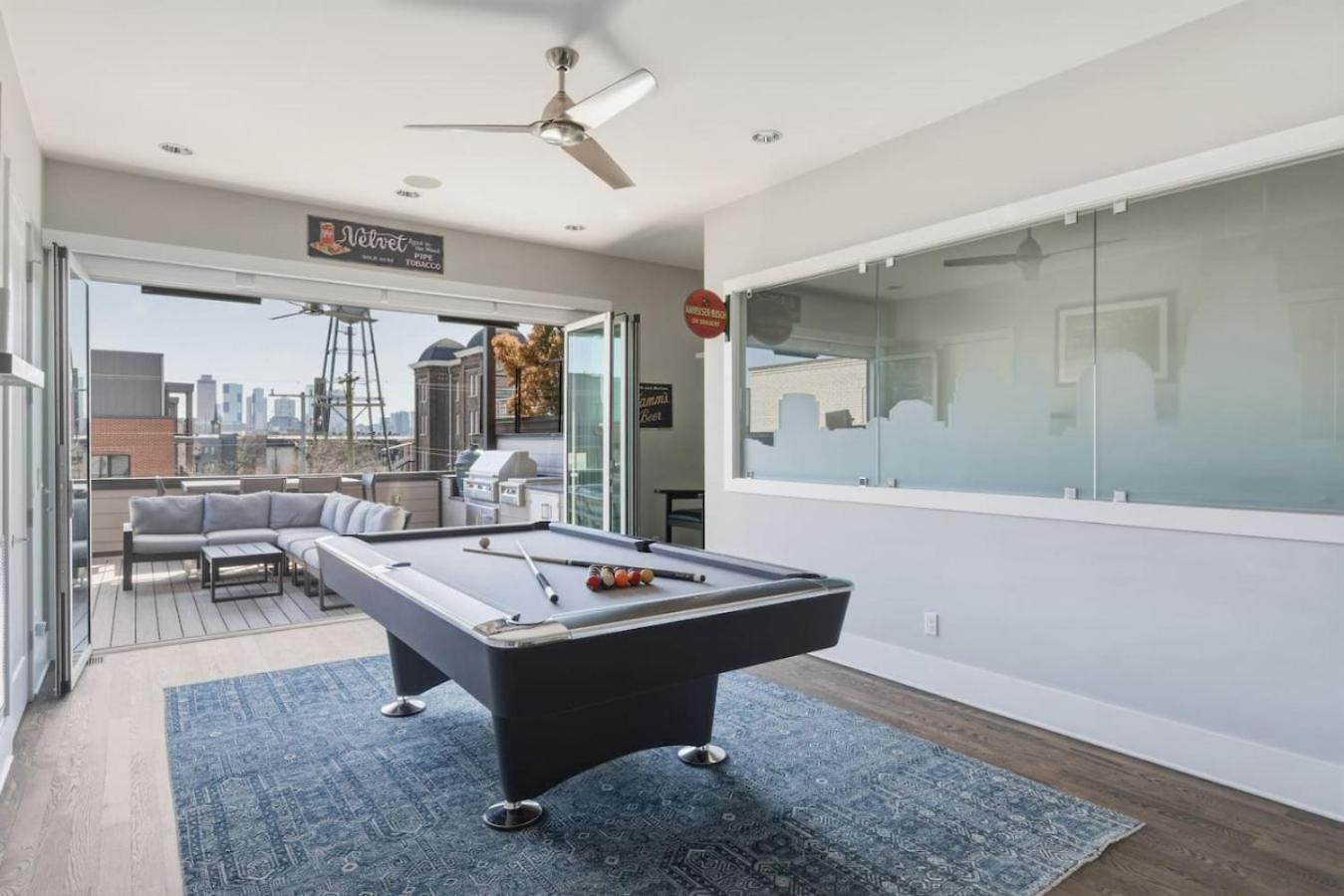 Germantown Stunner With A Skyline View Rooftop And Private Garage Nashville