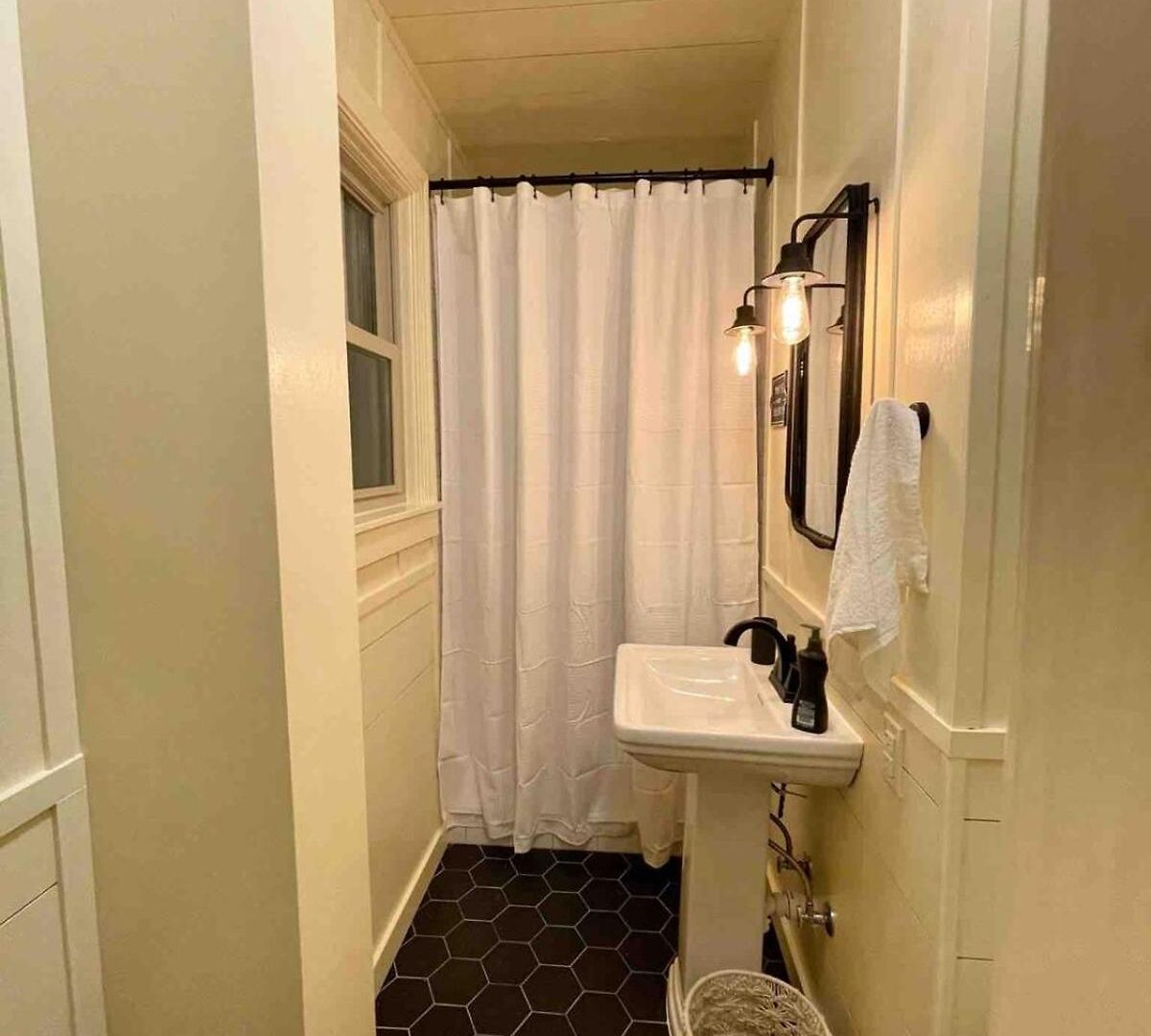 Charming In A Historic Quiet Haven