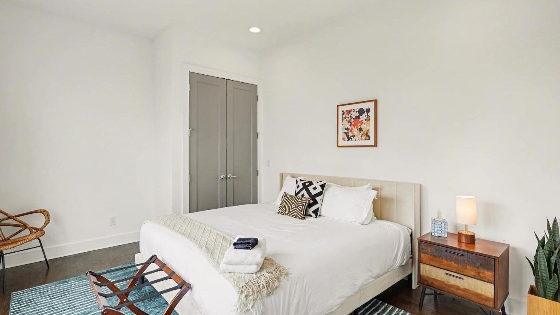 2 Stylish Townhomes W Rooftop Views Near Broadway *