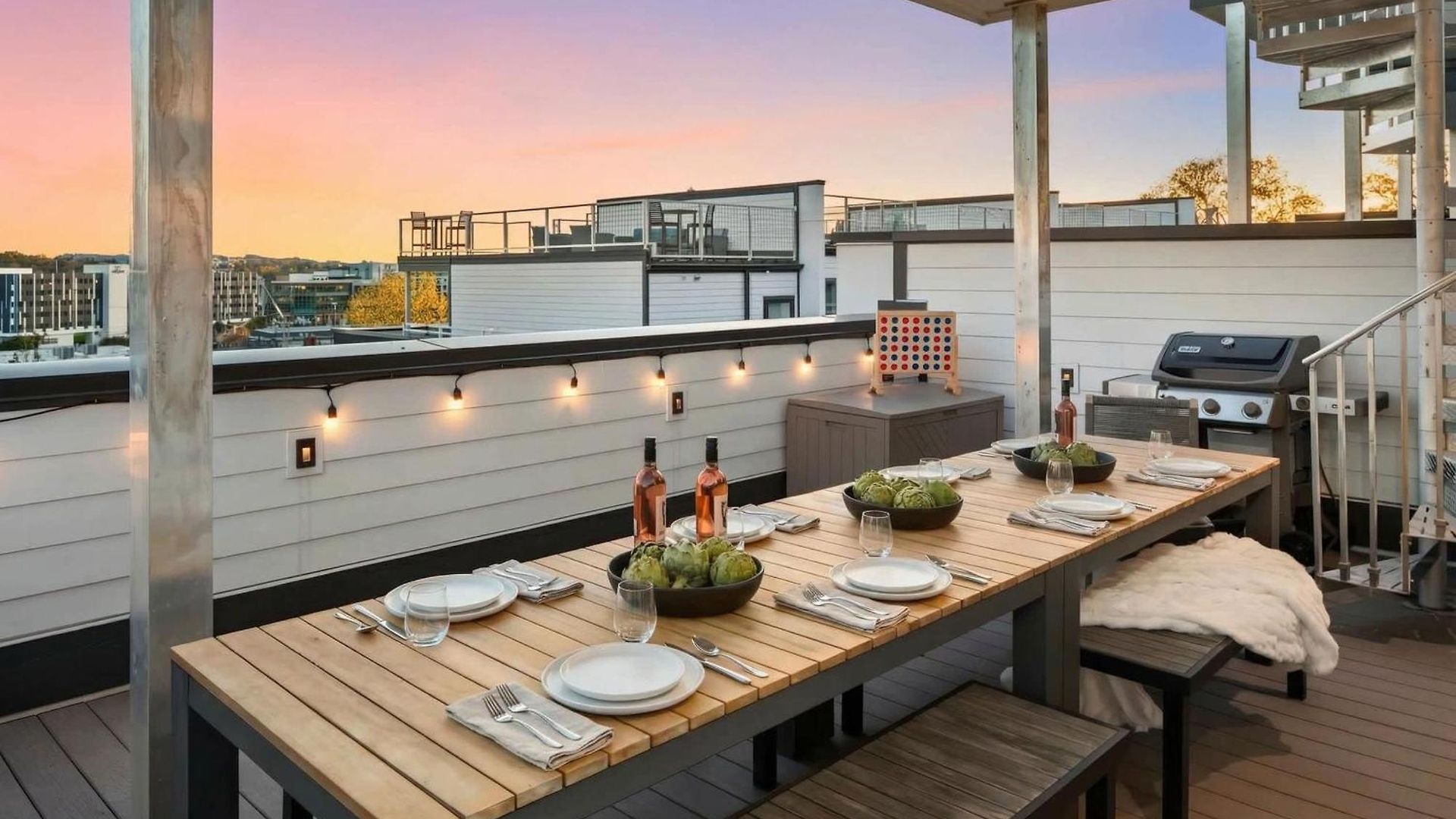 Luxury Retreat - Double Rooftop Deck & Game Holiday home Nashville