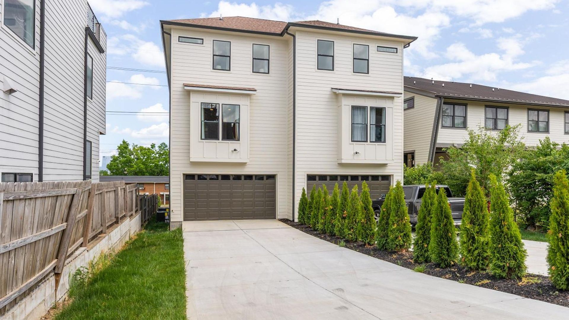 12 South With Rooftop Sauna And Wet Bar With 2 Car Garage * Nashville