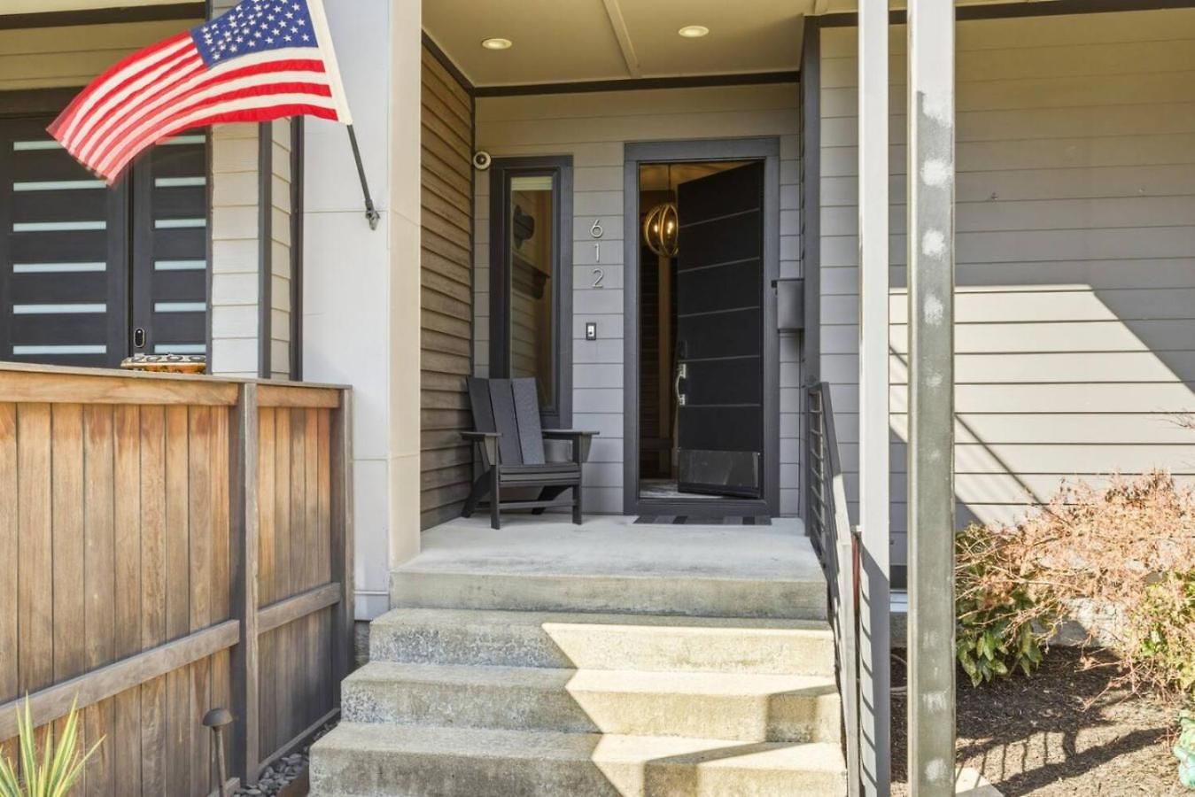 Germantown Stunner With A Skyline View Rooftop And Private Garage Holiday home Nashville