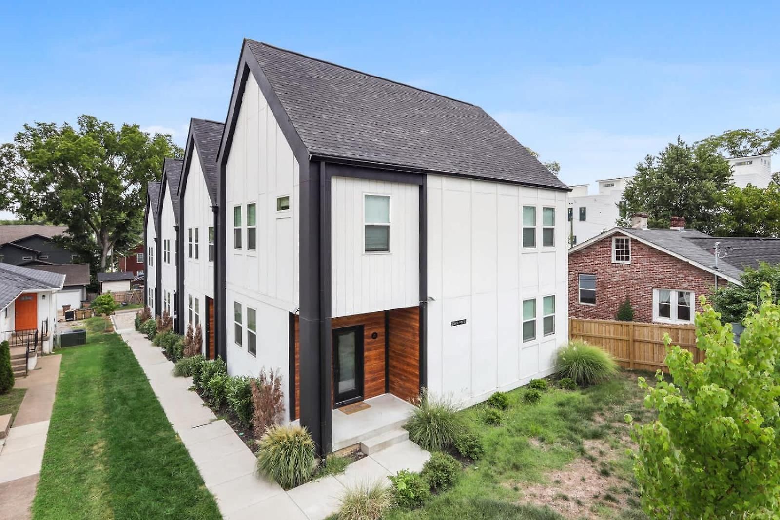 Holiday home Modern Two Townhomes Close To Downtown