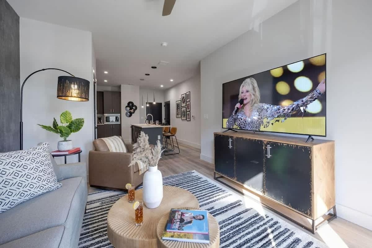 Musica - 3 Units - Pool & Gym - Heart Of Midtown *