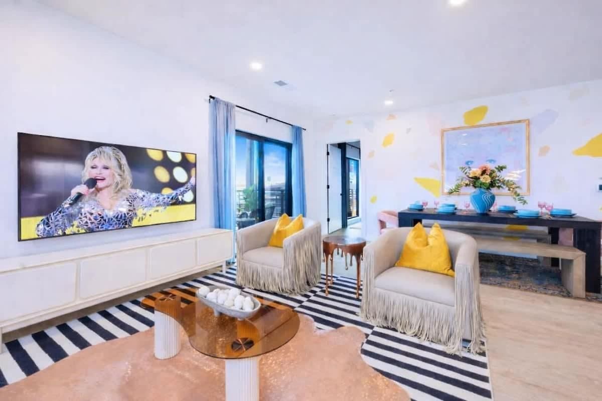 Hyve-anthem-private Balconies-walk To Broadway