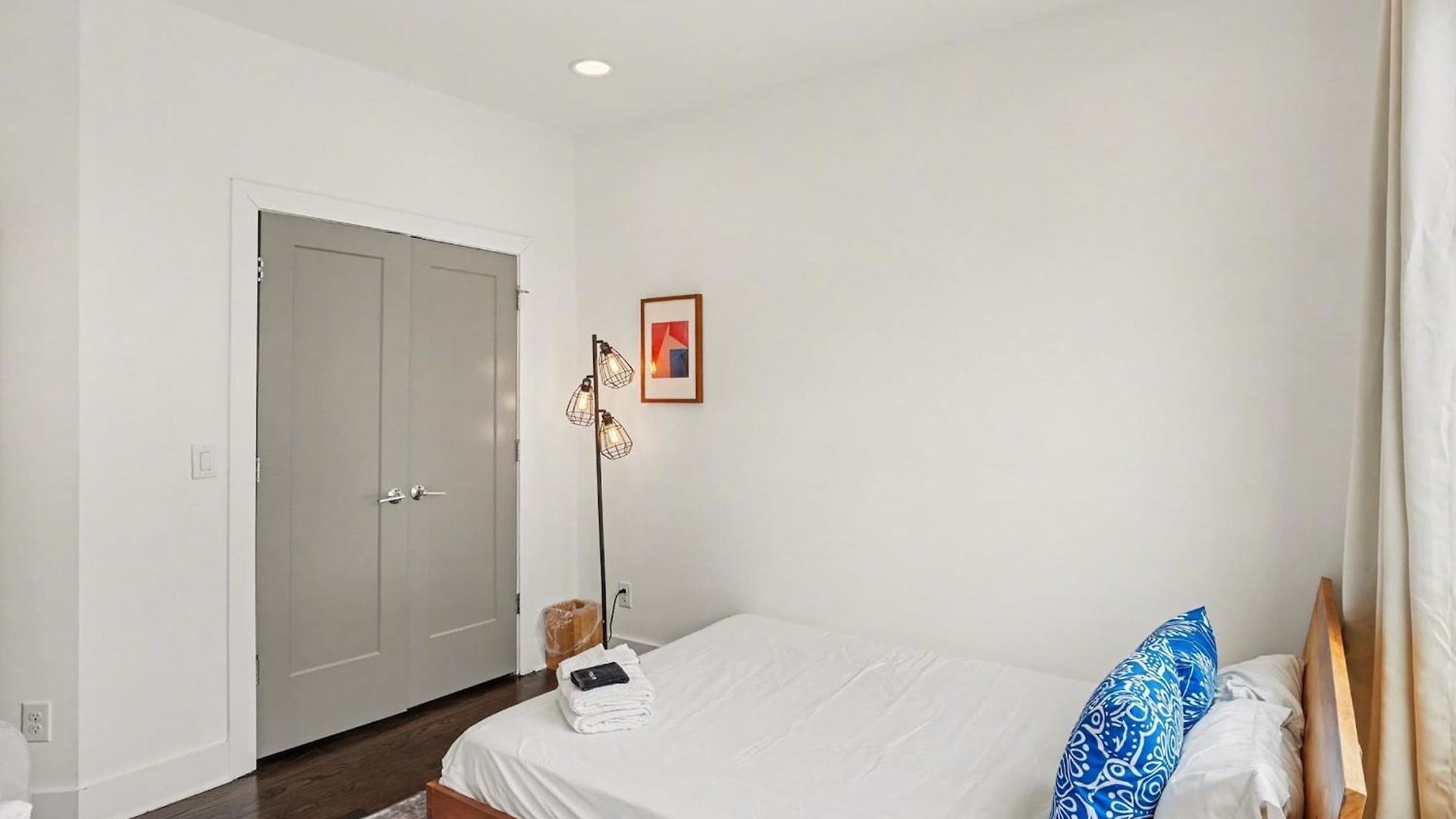 2 Modern Townhomes W Rooftop Views Near Broadway *