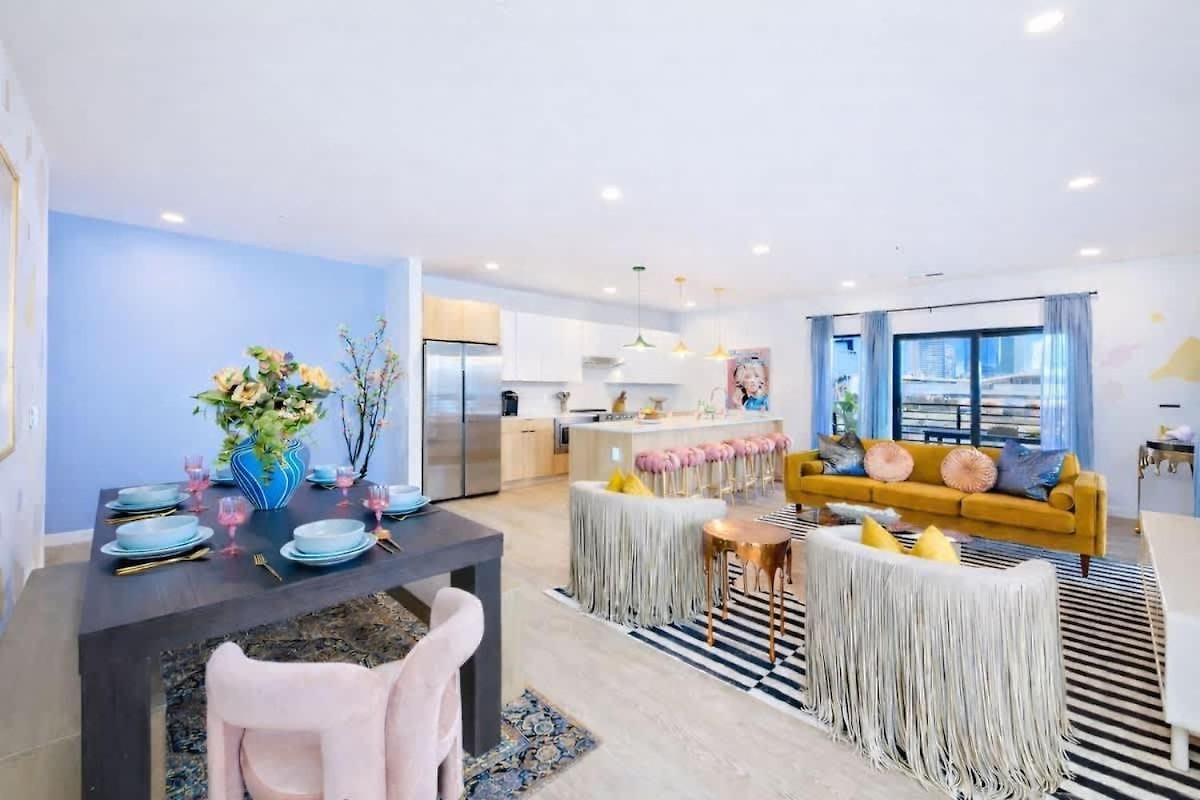 Hyve-anthem-private Balconies-walk To Broadway Holiday home
