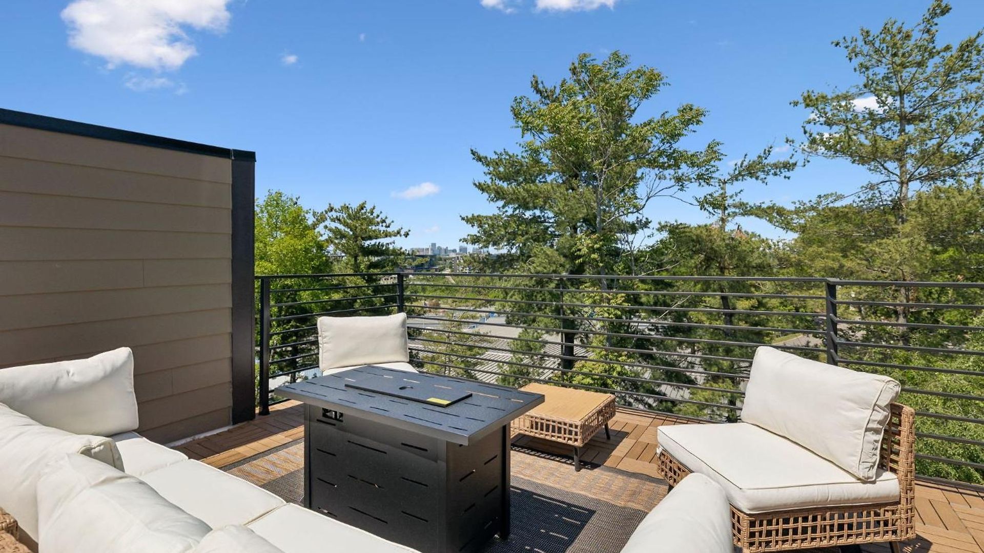 Luxury Townhouse With Exclusive Rooftop Hot Tub Nashville