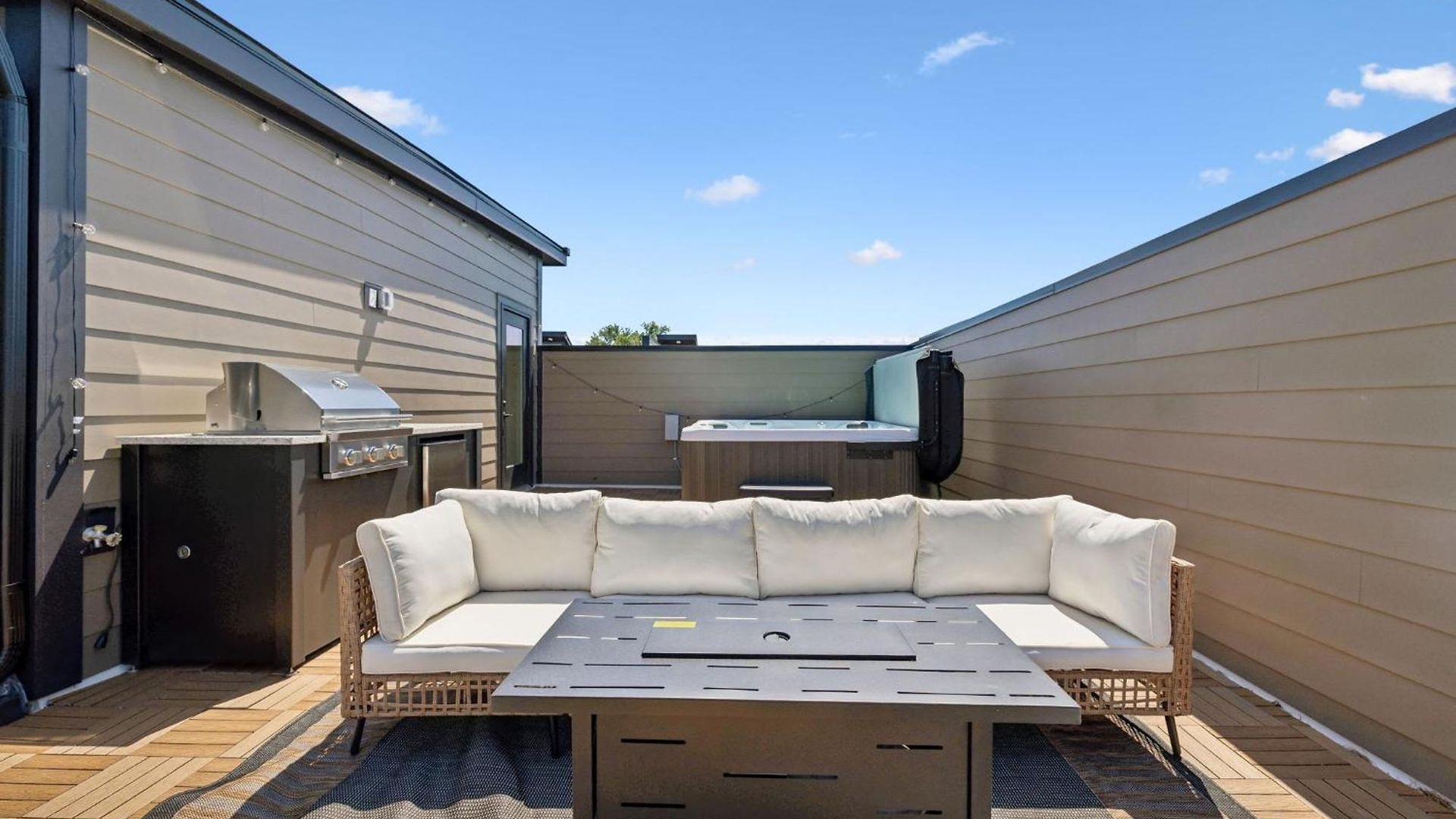 Luxury Townhouse With Exclusive Rooftop Hot Tub Nashville