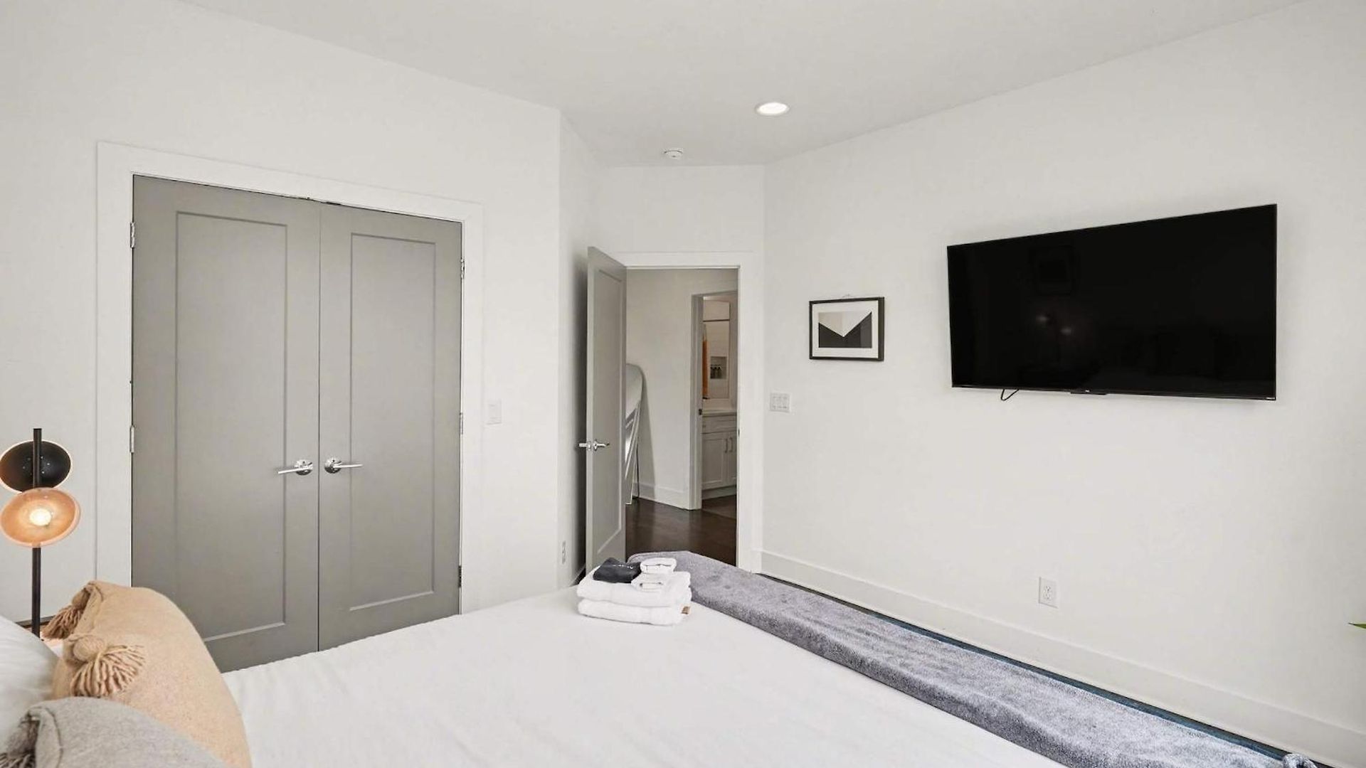 2 Modern Townhomes W Rooftop Views Near Broadway Nashville