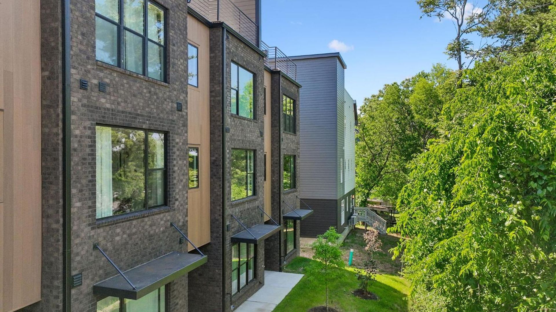 Luxury Townhouse With Exclusive Rooftop Hot Tub Holiday home