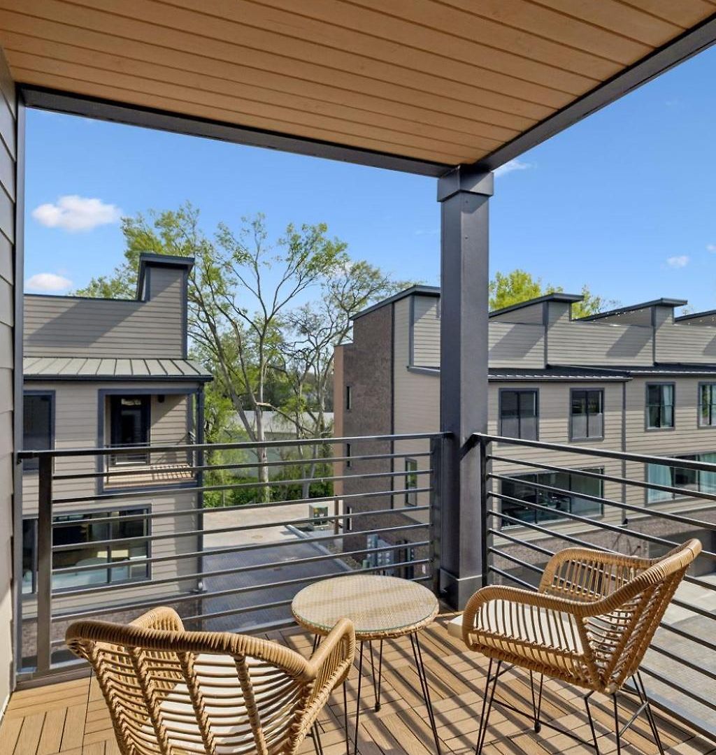 Holiday home Stylish 3-story Townhome Hot Tub & Fireplace *