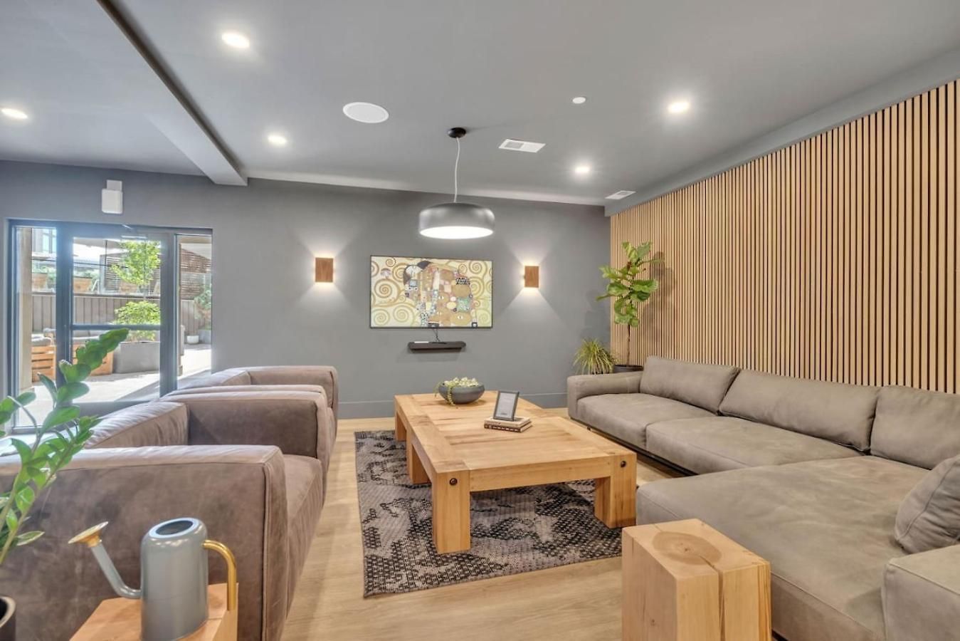 Holiday home Walk To Broadway From The Hidden Gem With Pool Gym And Nashville