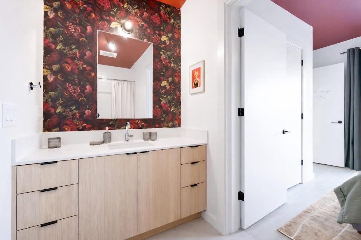 Hyve-anthem-private Balconies-walk To Broadway *