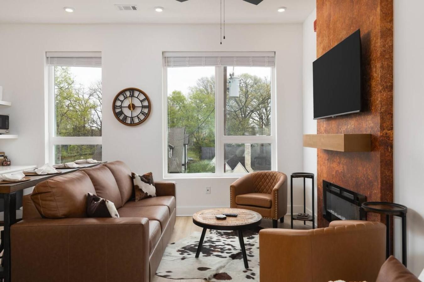 3 Miles To Downtown With Free Parking And Walk To Coffee *