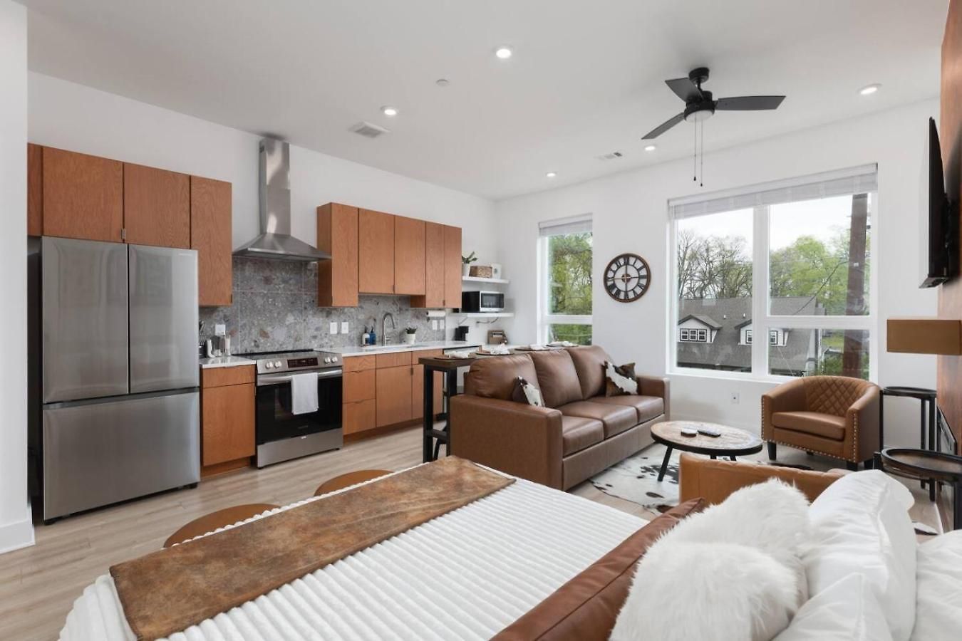 Apartment 3 Miles To Downtown With Free Parking And Walk To Coffee Nashville