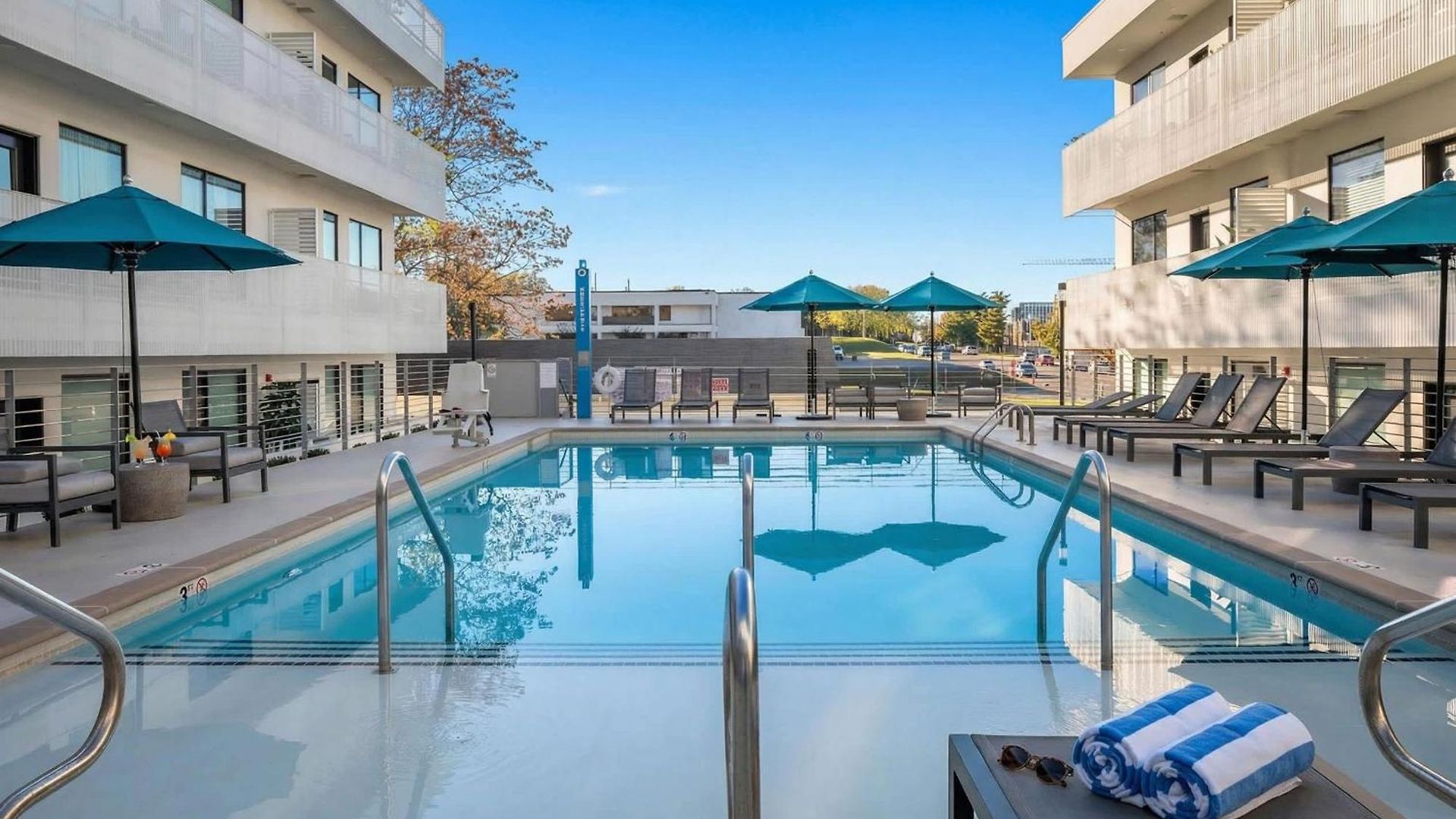 New Walk To Gulch - Private Penthouse Pool & Deck Views
