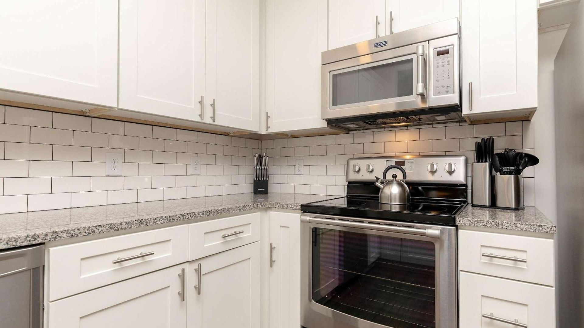 The I Vibe 8770 Apartment *