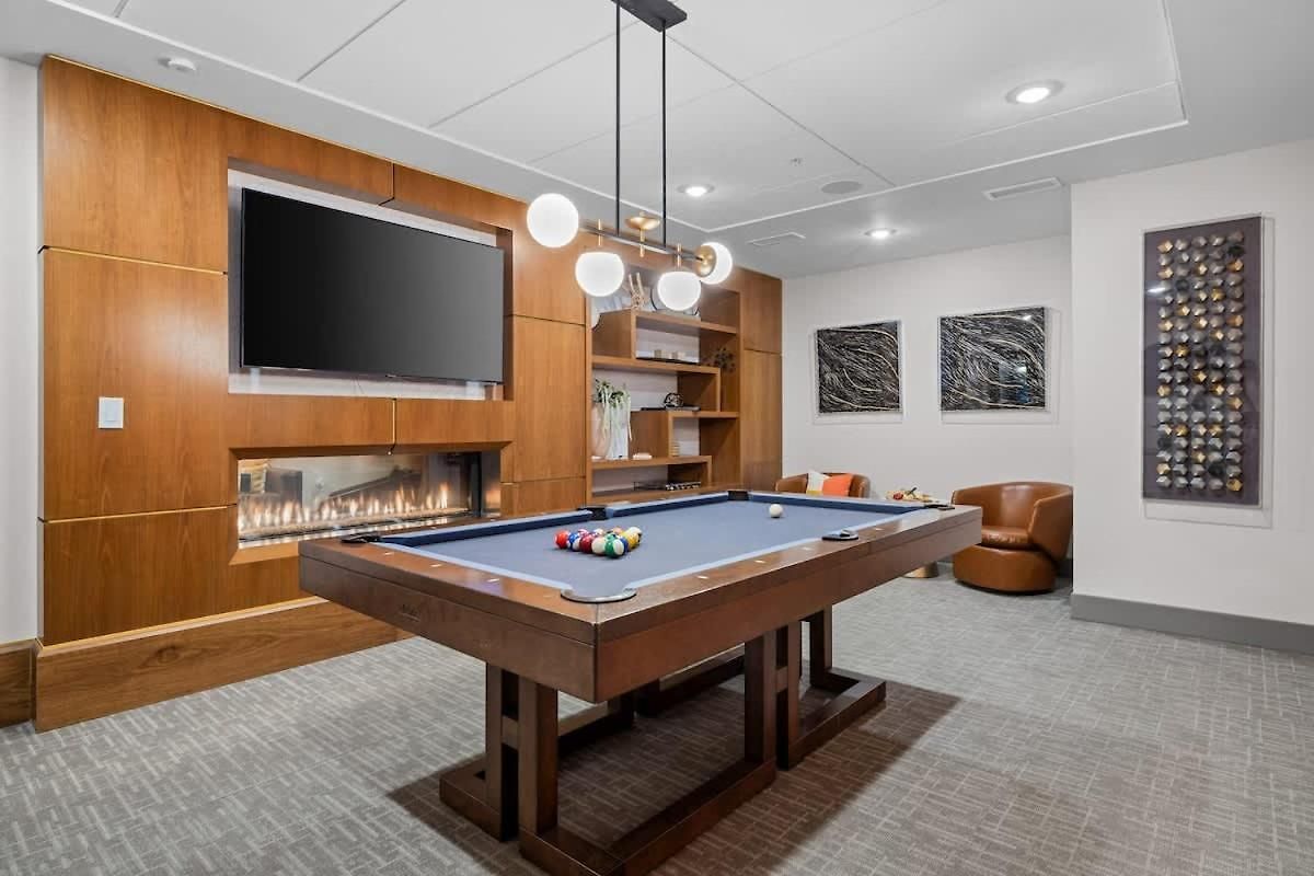 Light-filled Retreat Near Broadway & Pool * Nashville