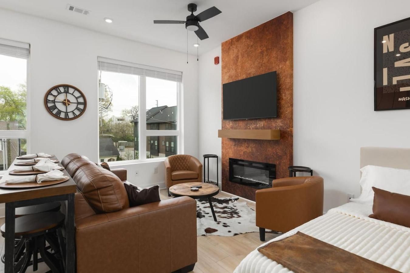 3 Miles To Downtown With Free Parking And Walk To Coffee Apartment