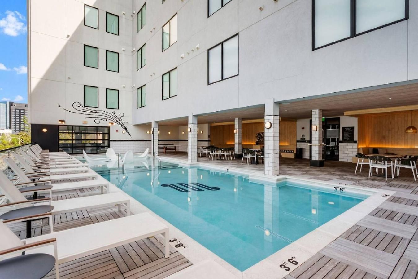 Boutique With Pool Gym And Walk To Midtown Nashville