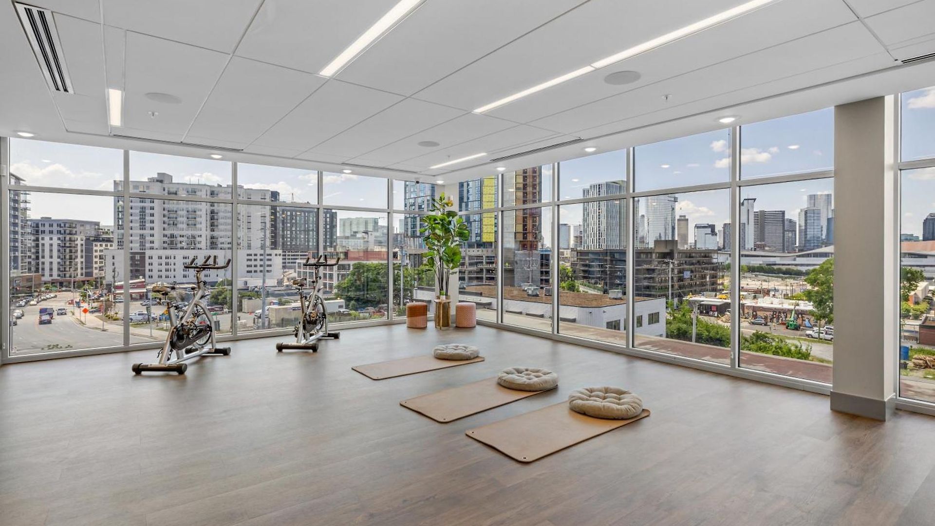 The Legend Petnhouse The Gulch Apartment Nashville