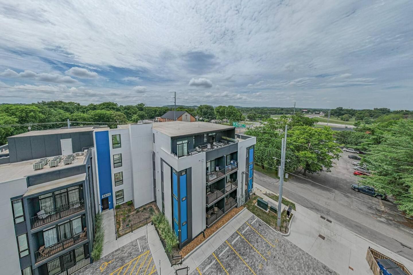 Private Rooftop, Karaoke Fun & | Sleeps 10+ *