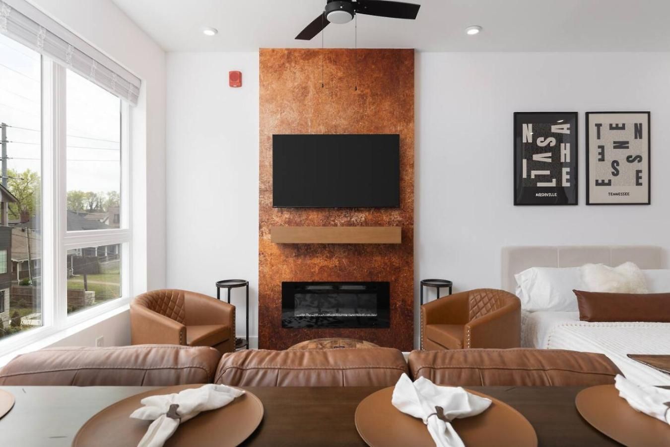 3 Miles To Downtown With Free Parking And Walk To Coffee Apartment *