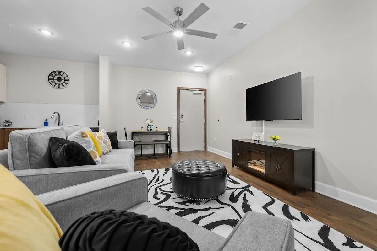 Apartment Stylish 1br Walk To The Gulch & Broadway Nashville
