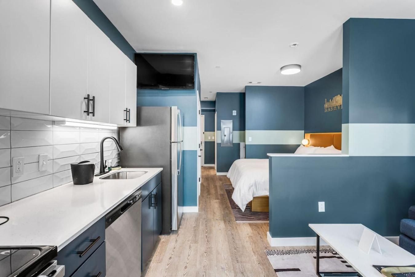 Apartment Boutique With Pool Gym And Walk To Midtown *