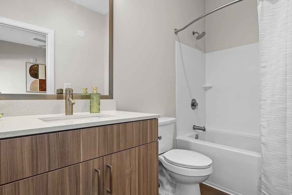 Light-filled Retreat Near Broadway & Pool Apartment Nashville