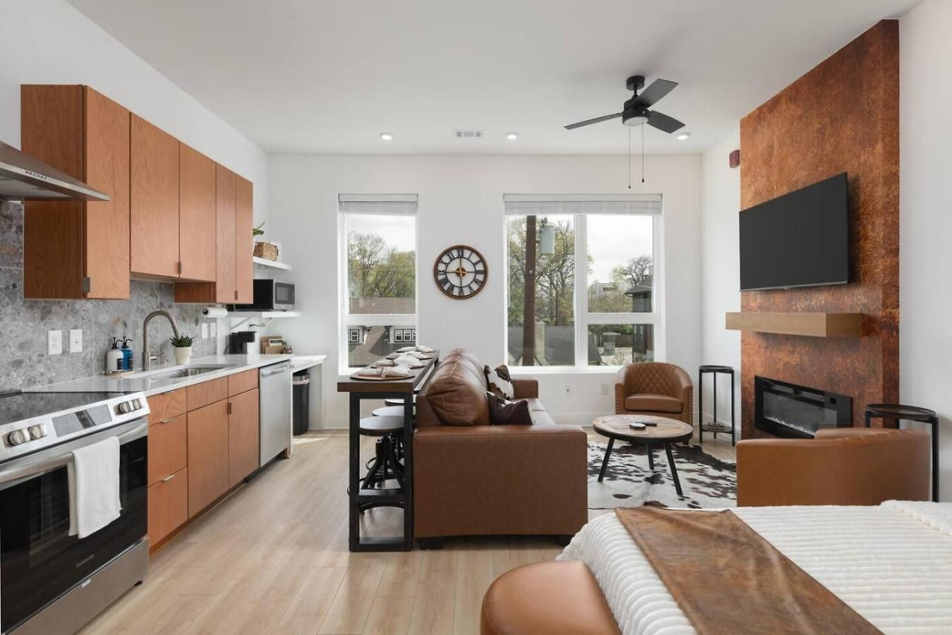 3 Miles To Downtown With Free Parking And Walk To Coffee *